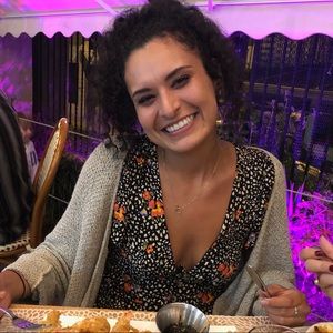 Meet your Posher, Claudia